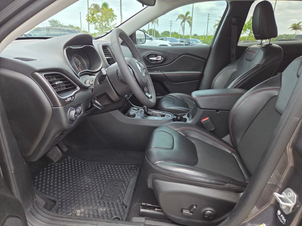 Used 2022 Jeep Cherokee Trailhawk AWD/4WD image 28