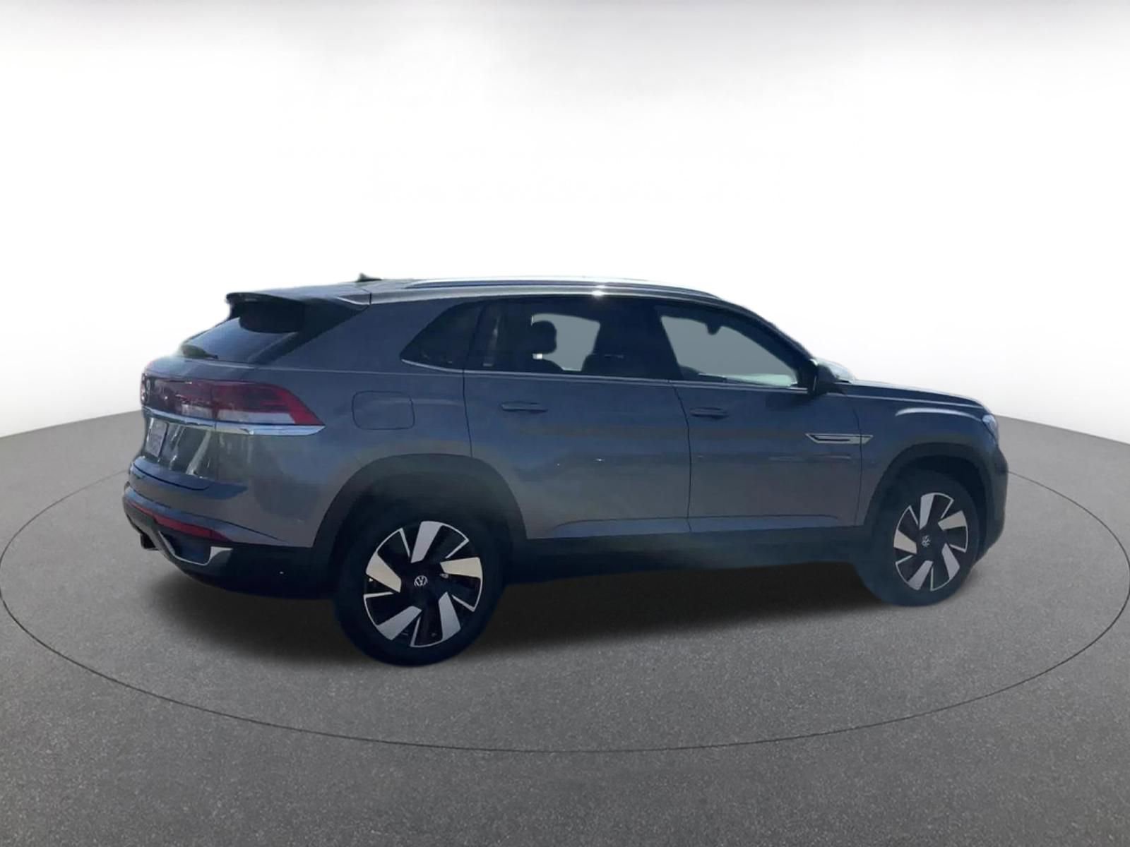 Used 2025 Volkswagen Atlas Cross Sport SE image 15
