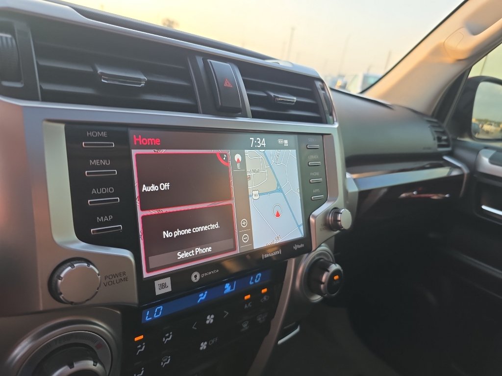 Used 2020 Toyota 4Runner Limited AWD/4WD image 9