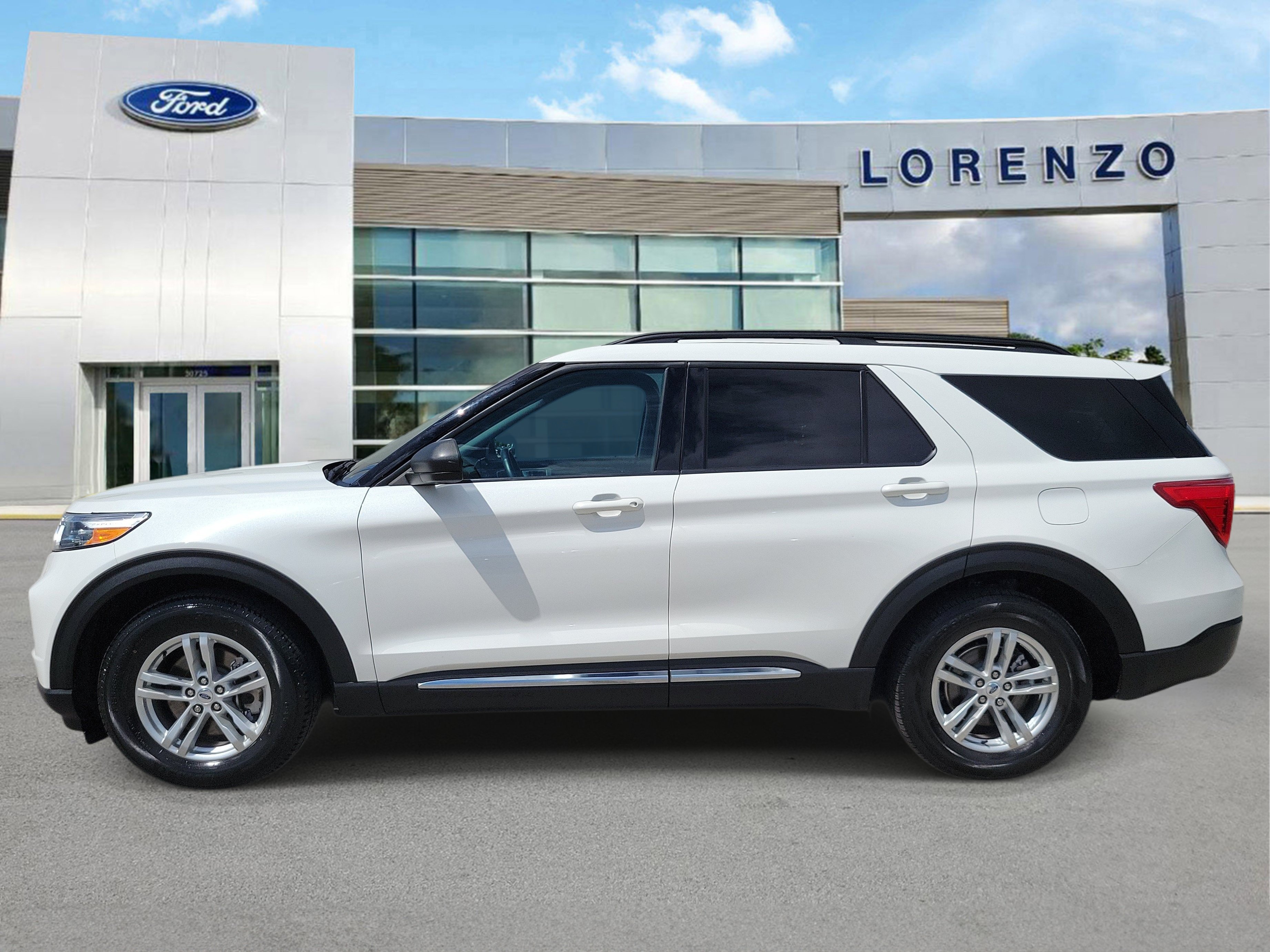 Used 2023 Ford Explorer XLT RWD image 8
