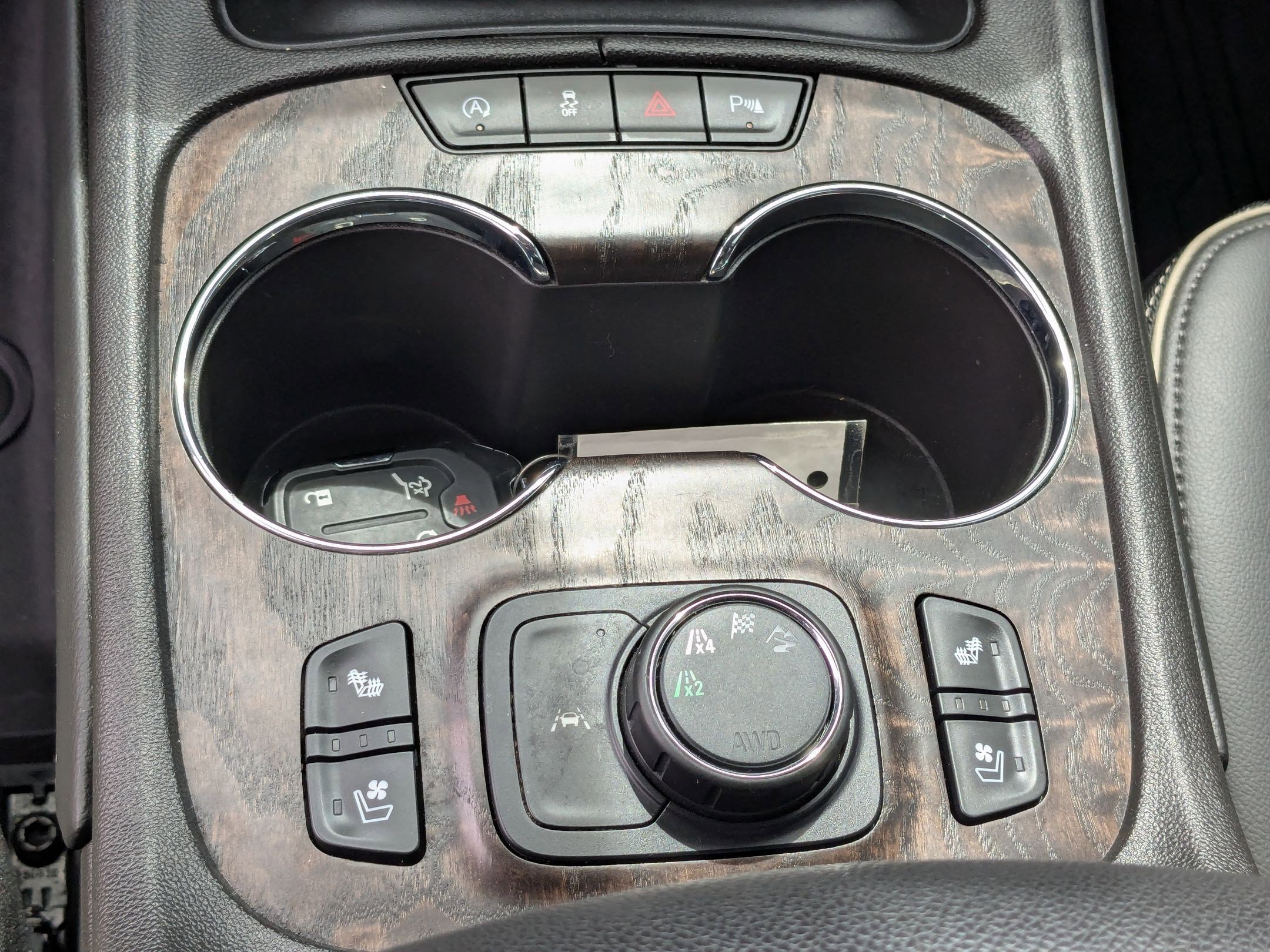 Used 2022 GMC Acadia Denali w/ Denali Technology Package image 28