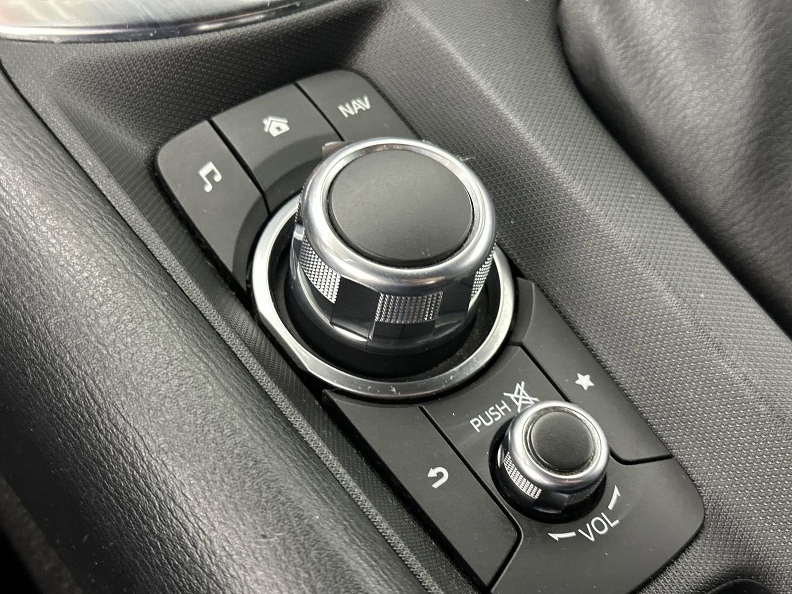 Used 2018 FIAT 124 Spider Classica w/ Technology & Siriusxm Group image 18