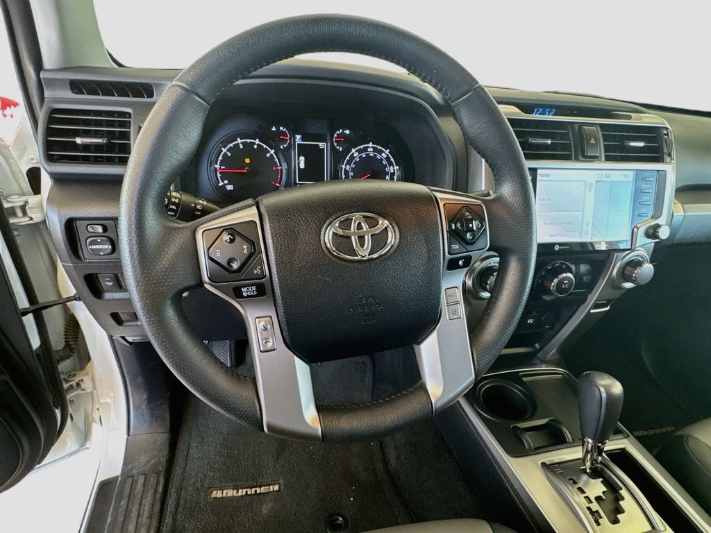 Used 2021 Toyota 4Runner SR5 Premium w/ Moonroof Package RWD image 11