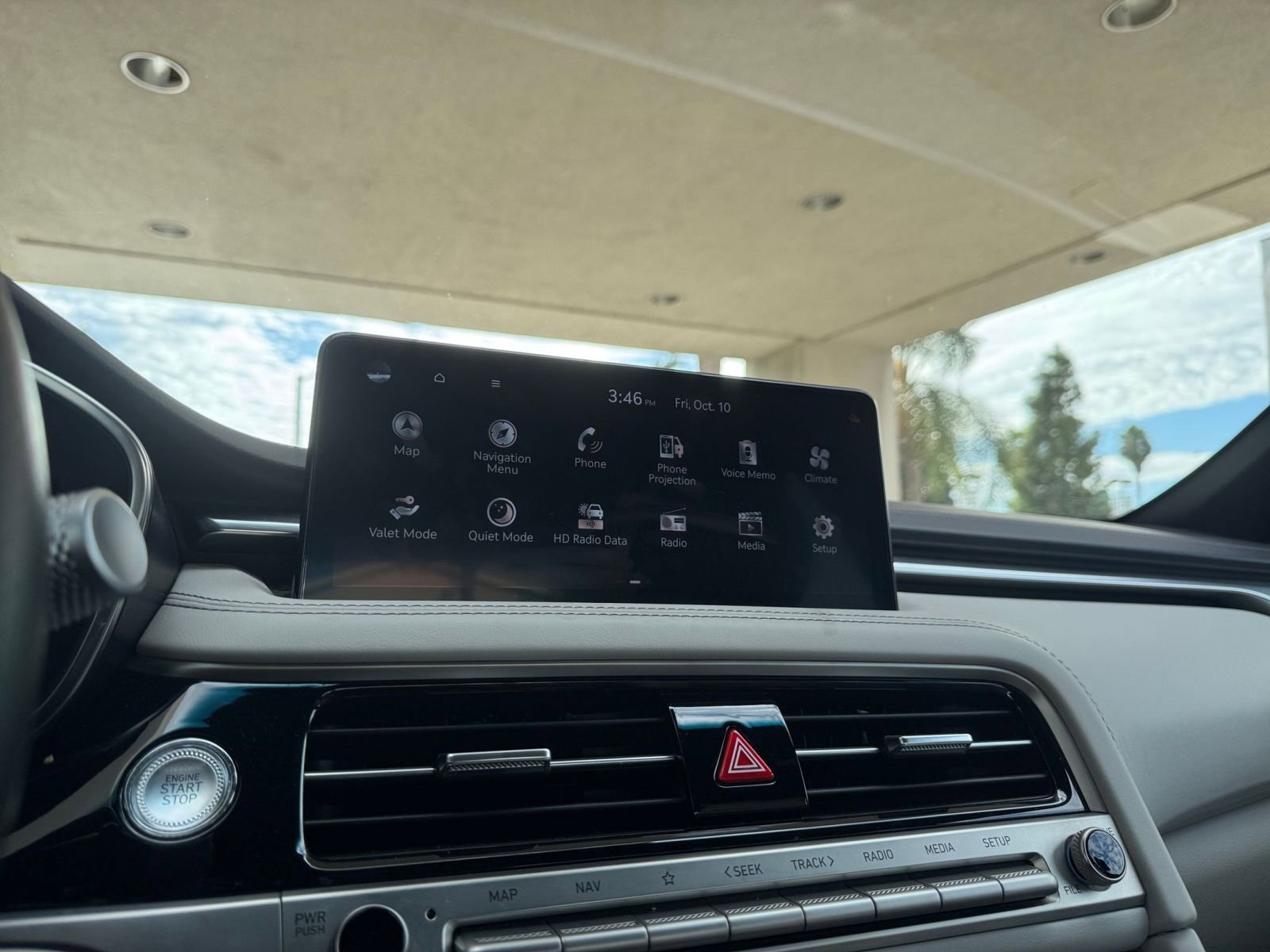 Used 2025 Genesis G70 2.5T image 18