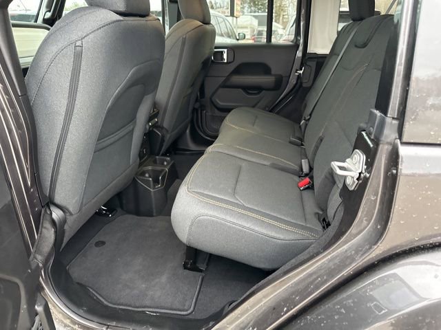 Used 2025 Jeep Wrangler Sahara image 17