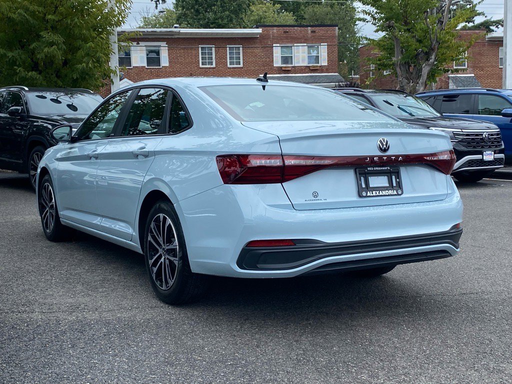 Certified 2025 Volkswagen Jetta Sport image 5