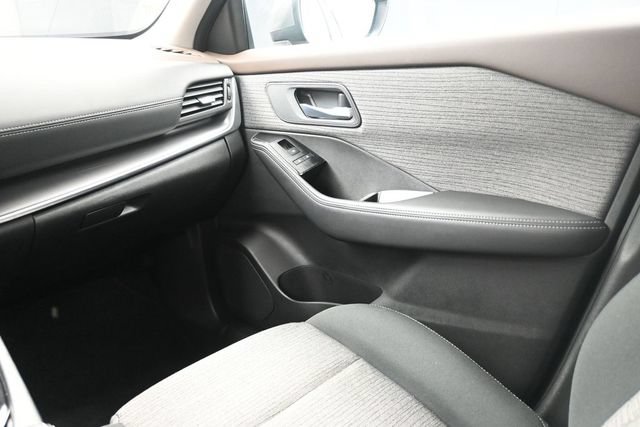 Used 2023 Nissan Rogue SV AWD/4WD image 27