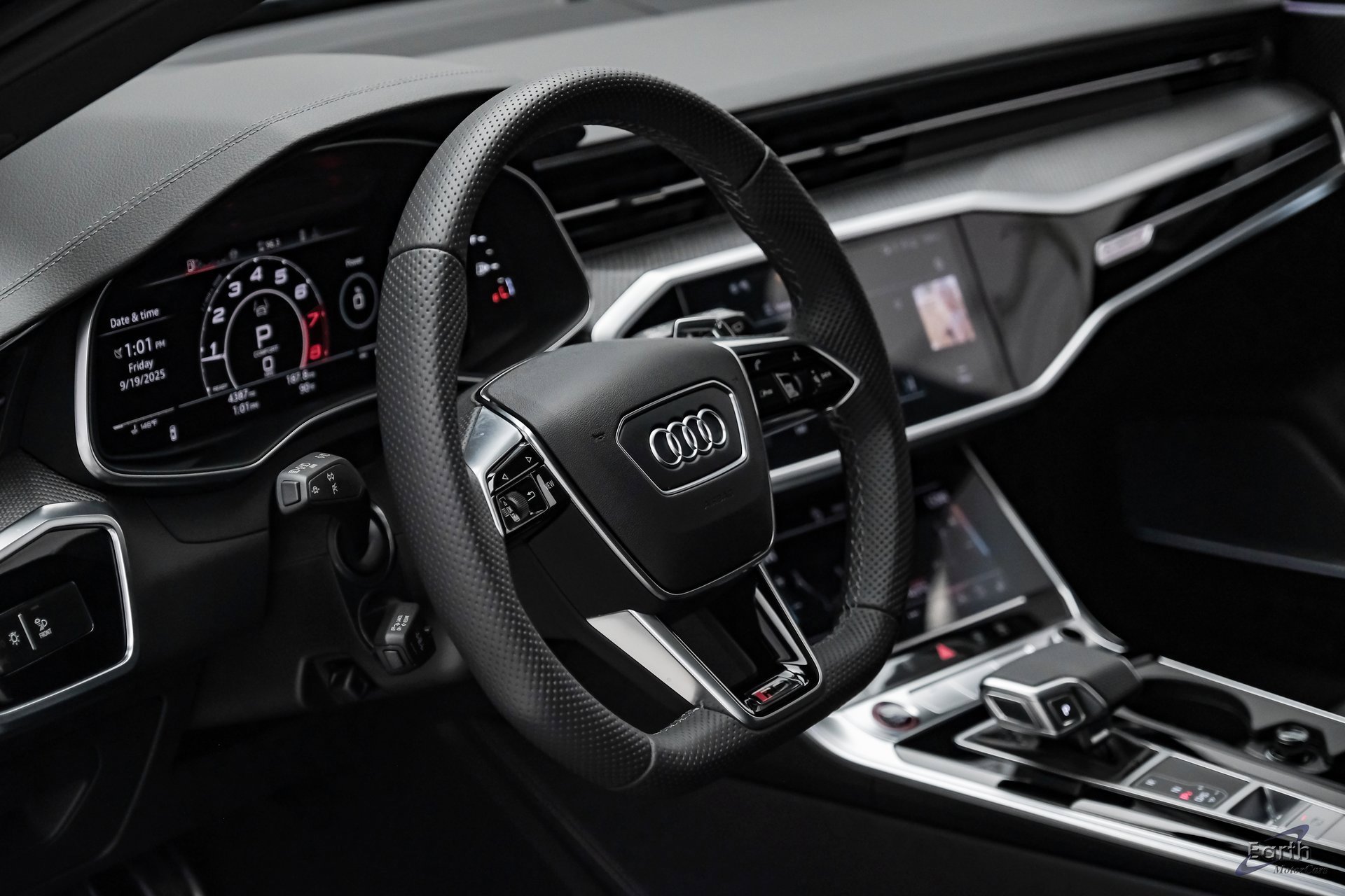 Used 2025 Audi RS 6 performance image 40