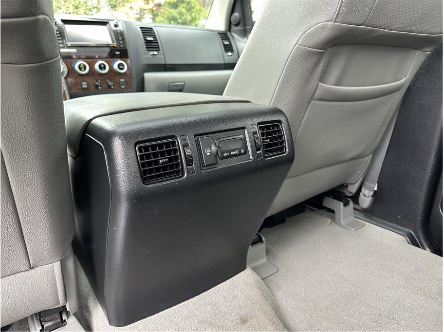 Used 2010 Toyota Tundra Limited AWD/4WD image 18