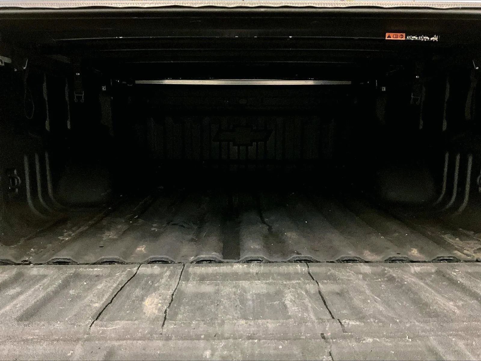 Used 2017 Chevrolet Colorado LT w/ Midnight Edition image 32