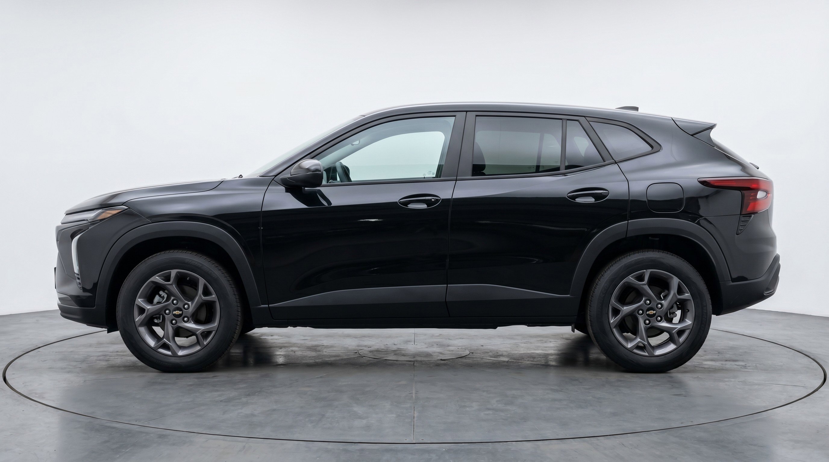 Used 2025 Chevrolet Trax LT FWD image 5