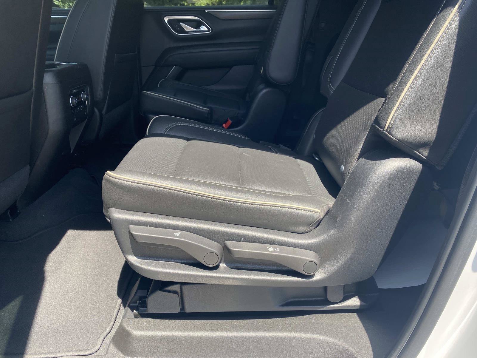 Used 2021 Chevrolet Suburban Premier w/ Premium Package AWD/4WD image 20
