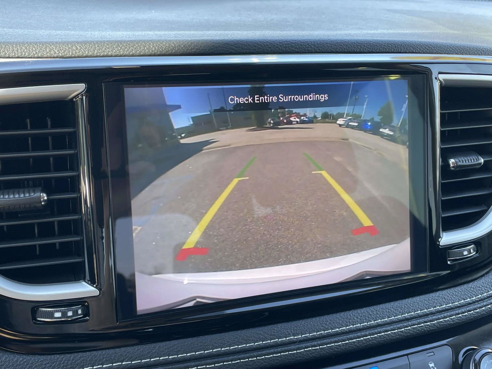 Used 2023 Chrysler Pacifica Touring-L FWD image 28