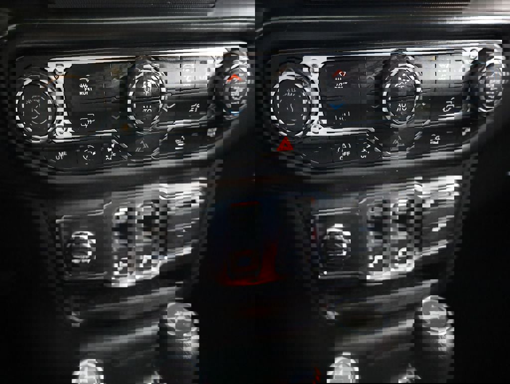 Used 2021 Jeep Wrangler Sport S w/ Technology Group image 24