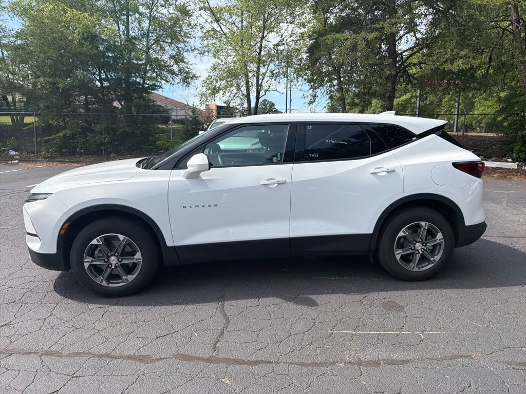 Used 2025 Chevrolet Blazer LT FWD image 4