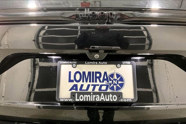 Used 2023 Jeep Grand Cherokee Limited w/ Luxury Tech Group II image 24