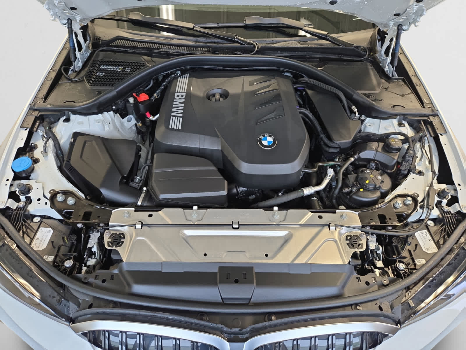 Used 2025 BMW 330i xDrive Sedan image 8