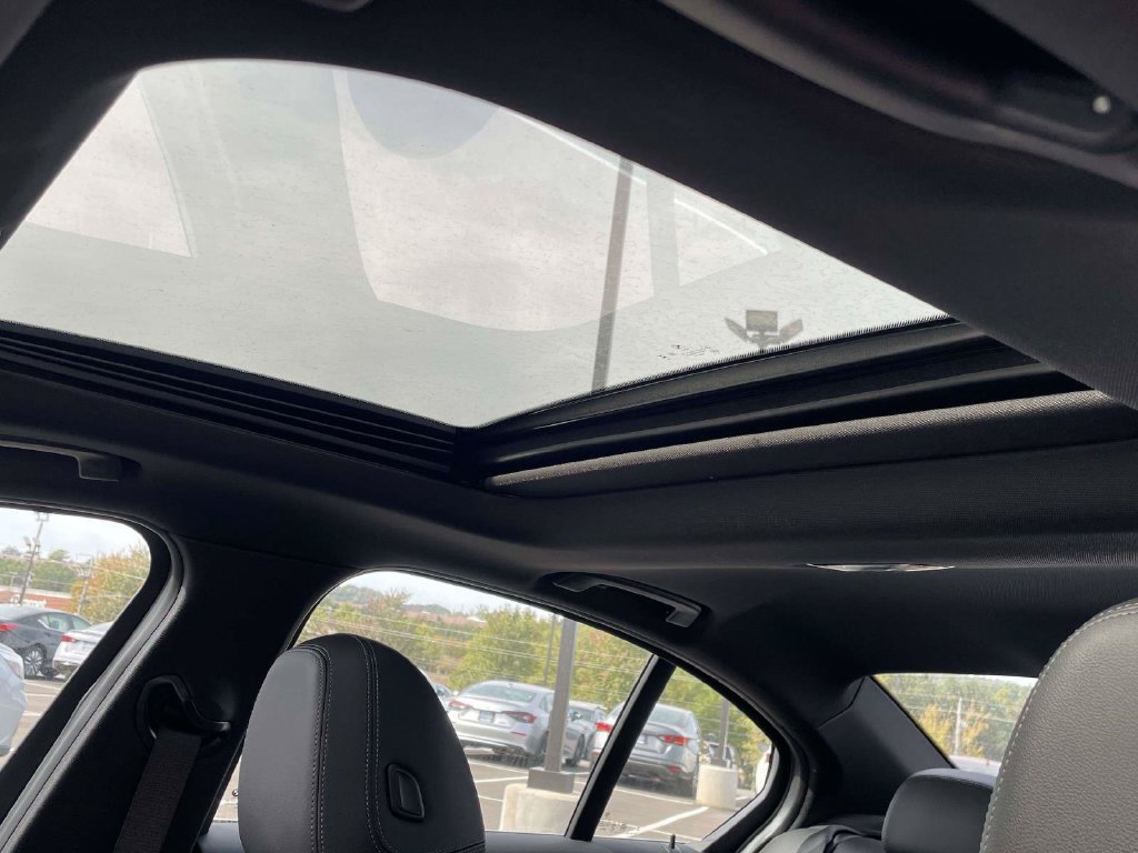 Used 2025 BMW 330i xDrive Sedan w/ Convenience Package AWD/4WD image 4