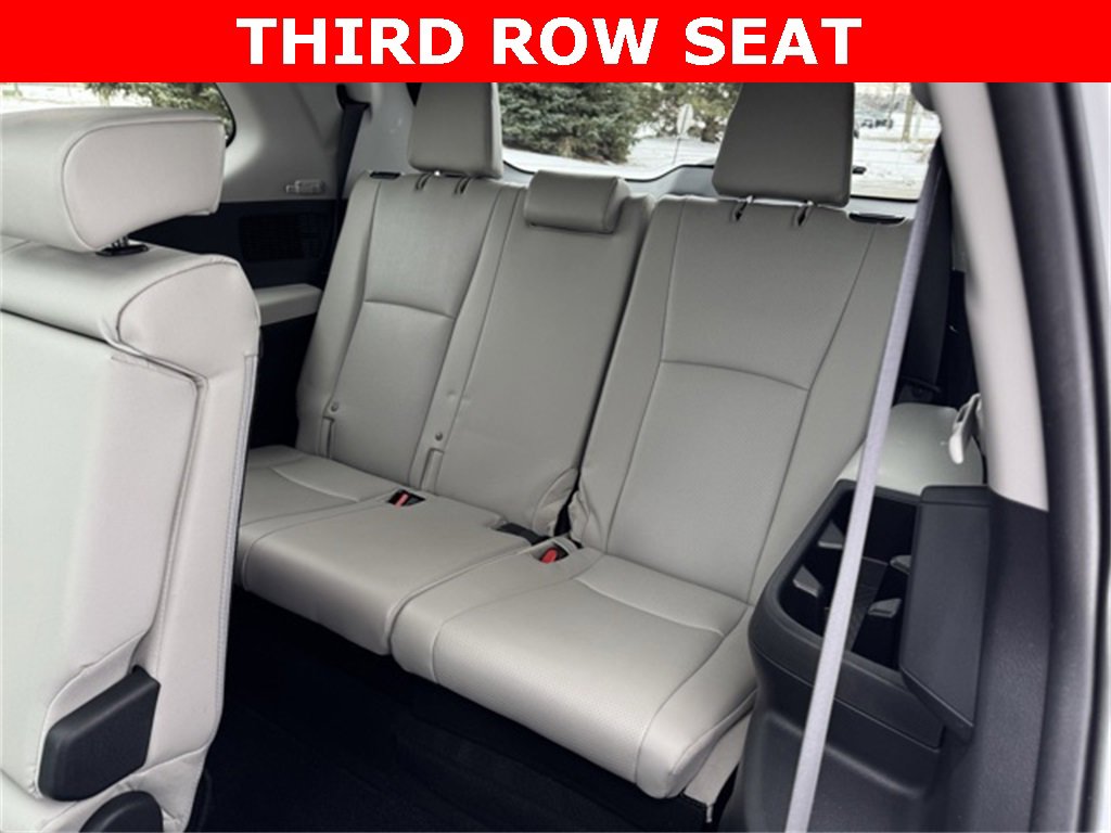 Certified 2024 Toyota Grand Highlander XLE image 15