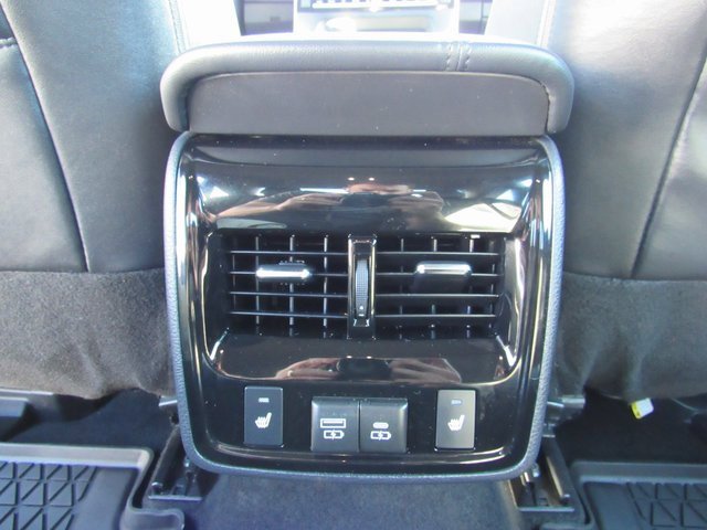 Used 2022 Toyota Avalon Limited image 25