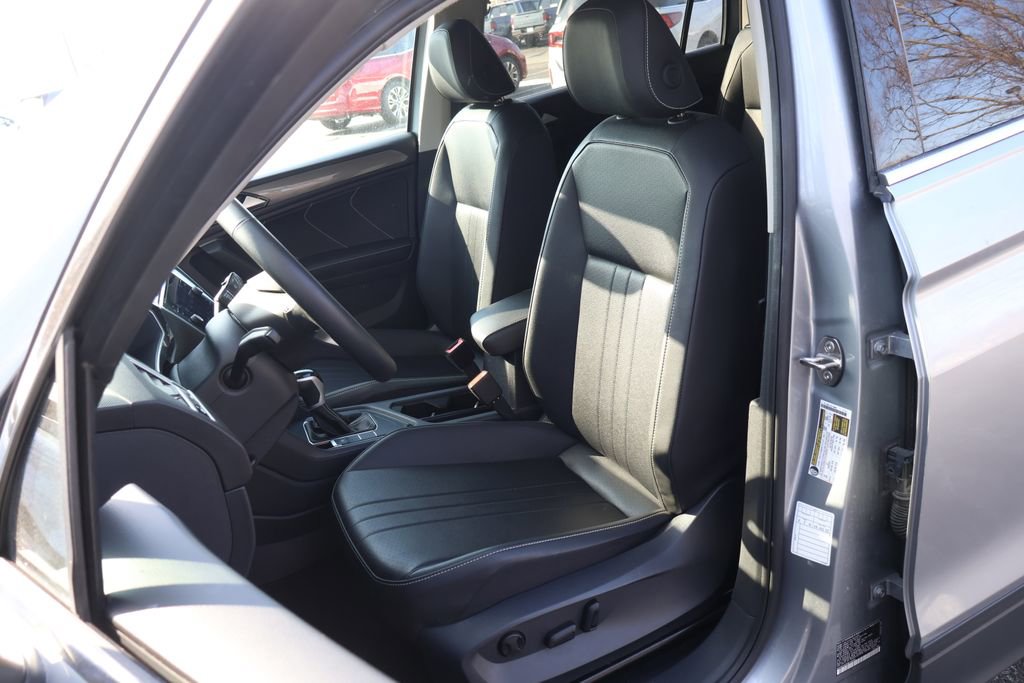Used 2024 Volkswagen Tiguan Wolfsburg Edition image 29