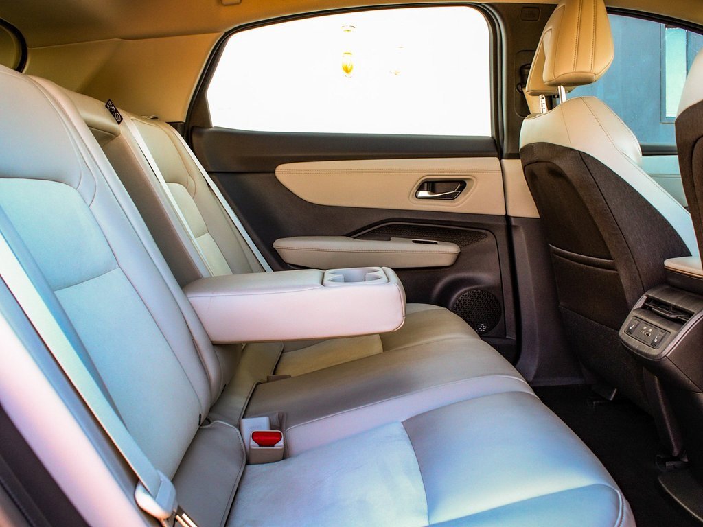 Used 2023 Nissan Ariya AWD image 40