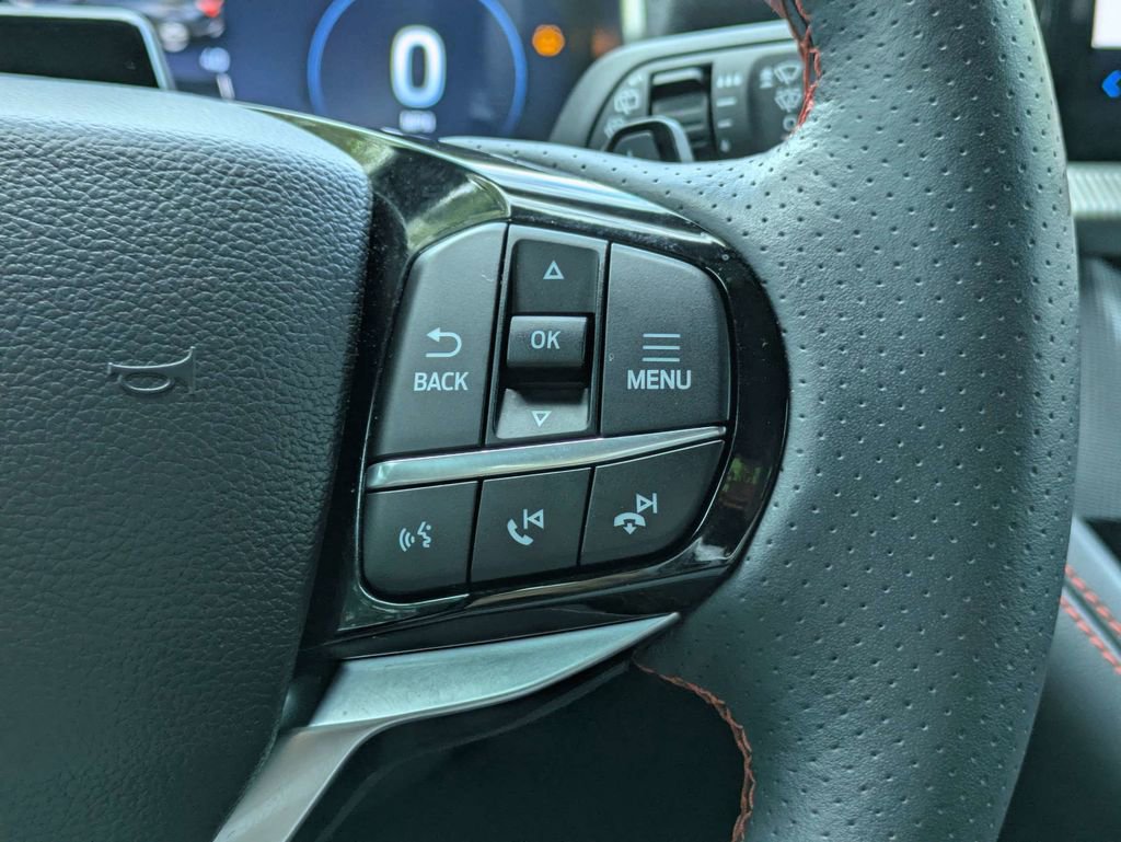 Used 2025 Ford Explorer ST image 38