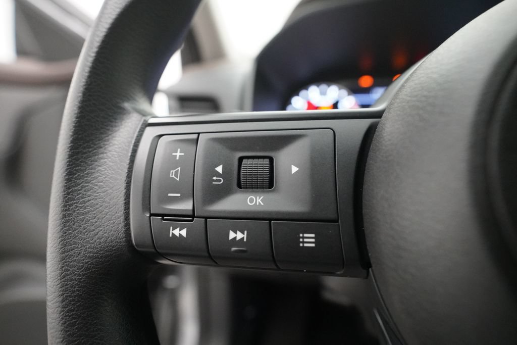 Used 2023 Nissan Rogue S AWD/4WD image 17