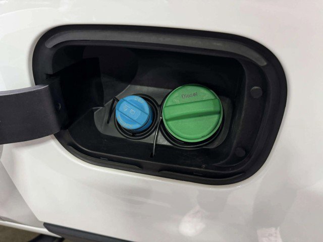 Used 2022 GMC Sierra 2500 AT4 image 40