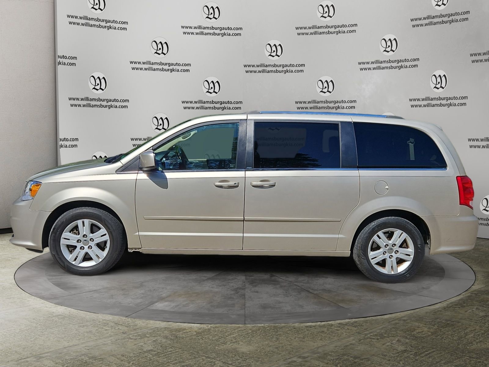 Used 2013 Dodge Grand Caravan Crew w/ Safety Sphere Group FWD image 2