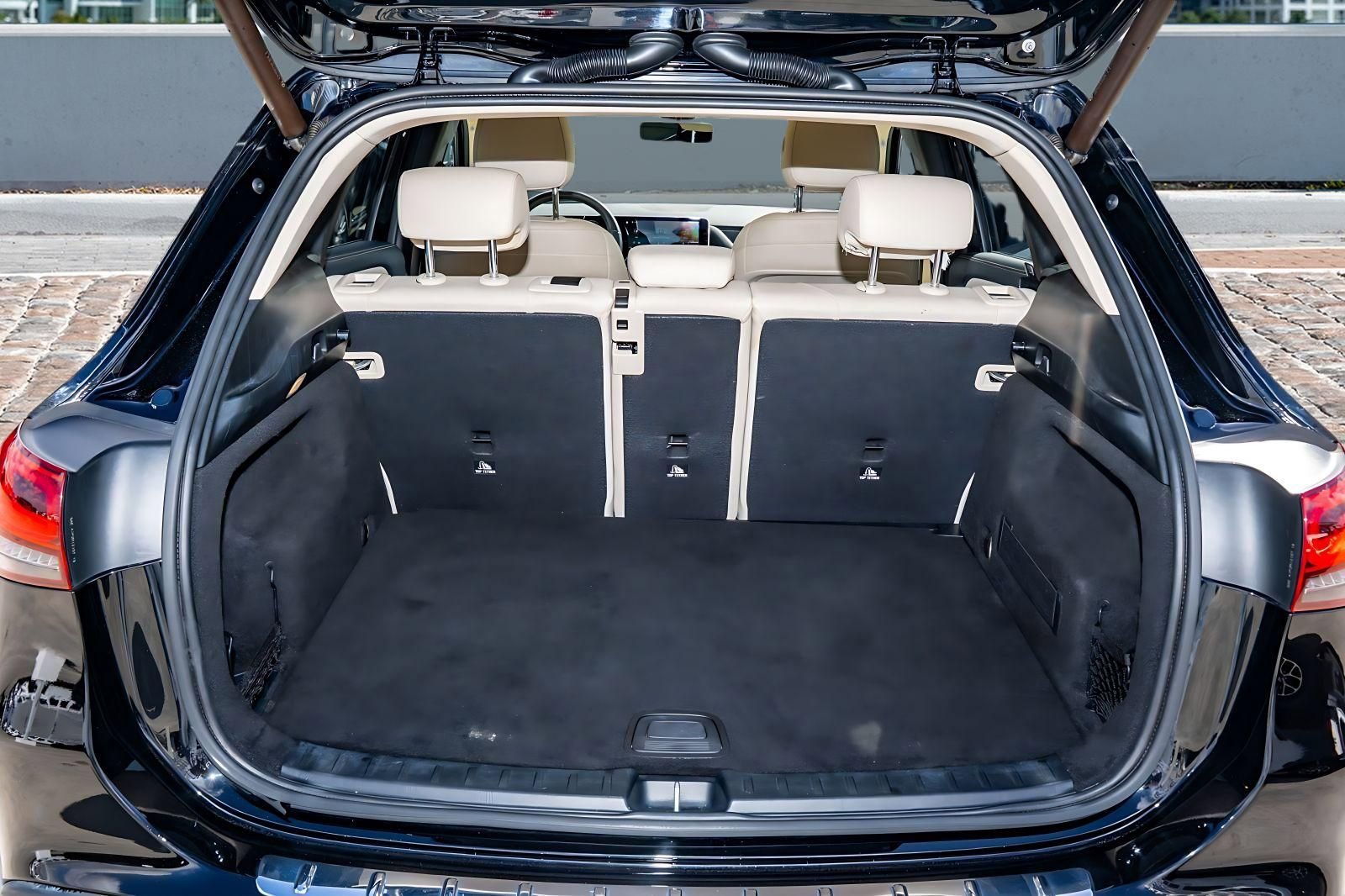 Used 2021 Mercedes-Benz GLA 250 w/ Premium Package image 13