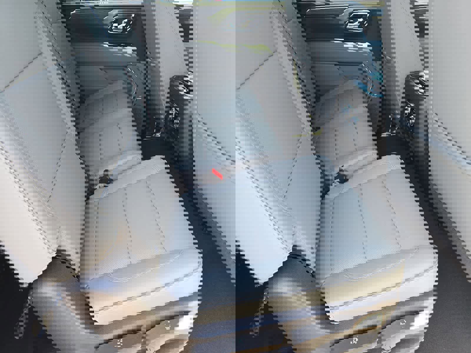 Used 2022 GMC Yukon XL SLT w/ SLT Premium Package AWD/4WD image 14