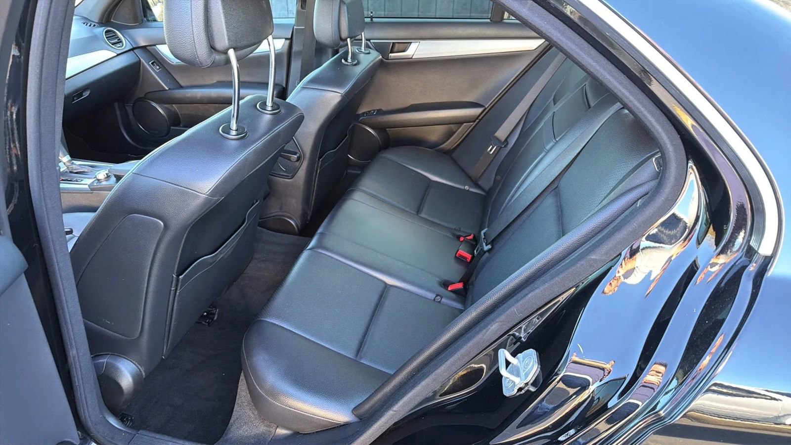 Used 2013 Mercedes-Benz C 250 Sedan w/ Multimedia Pkg image 8