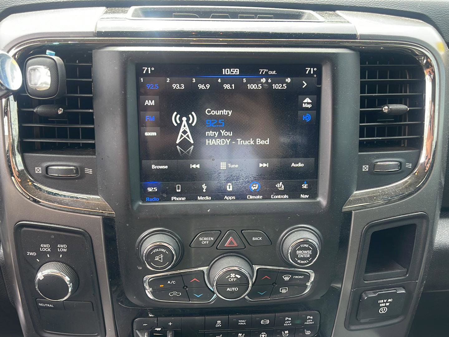 Used 2018 RAM 2500 Laramie w/ Sport Appearance Group AWD/4WD image 17