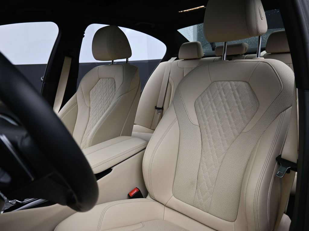 Used 2023 BMW 530i xDrive w/ Convenience Package AWD/4WD image 9