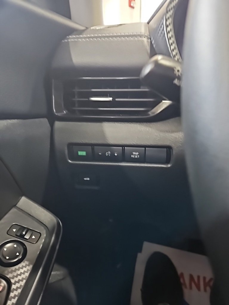 Used 2025 Nissan Sentra SV image 34