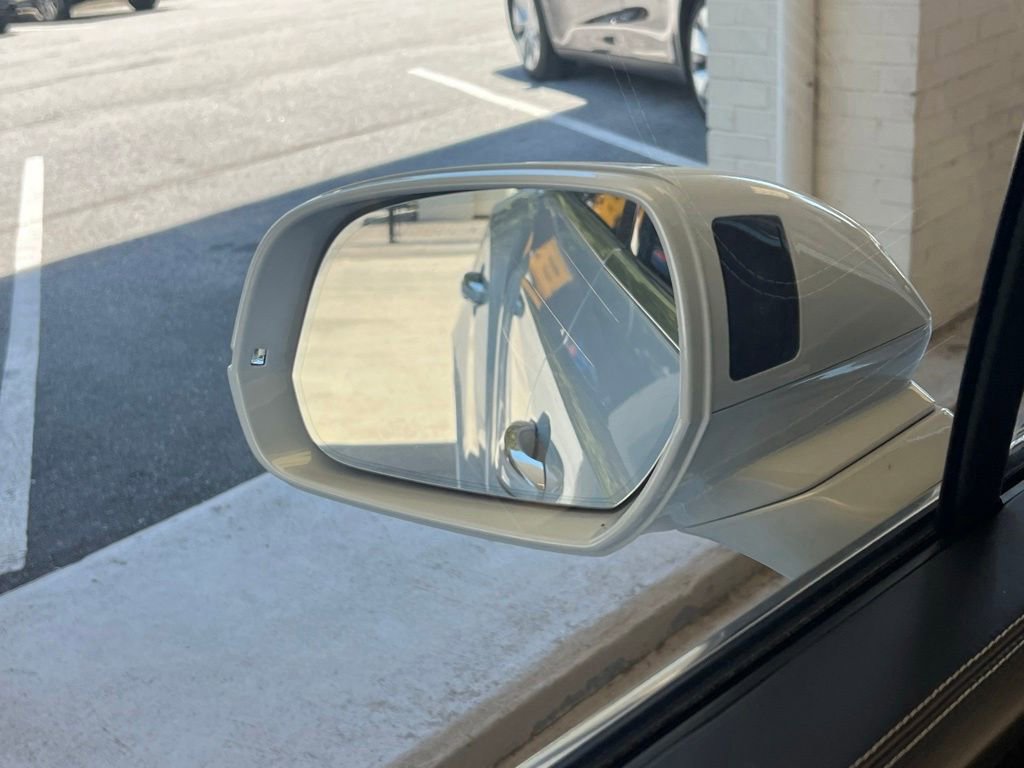 Used 2017 Bentley Bentayga AWD/4WD image 31