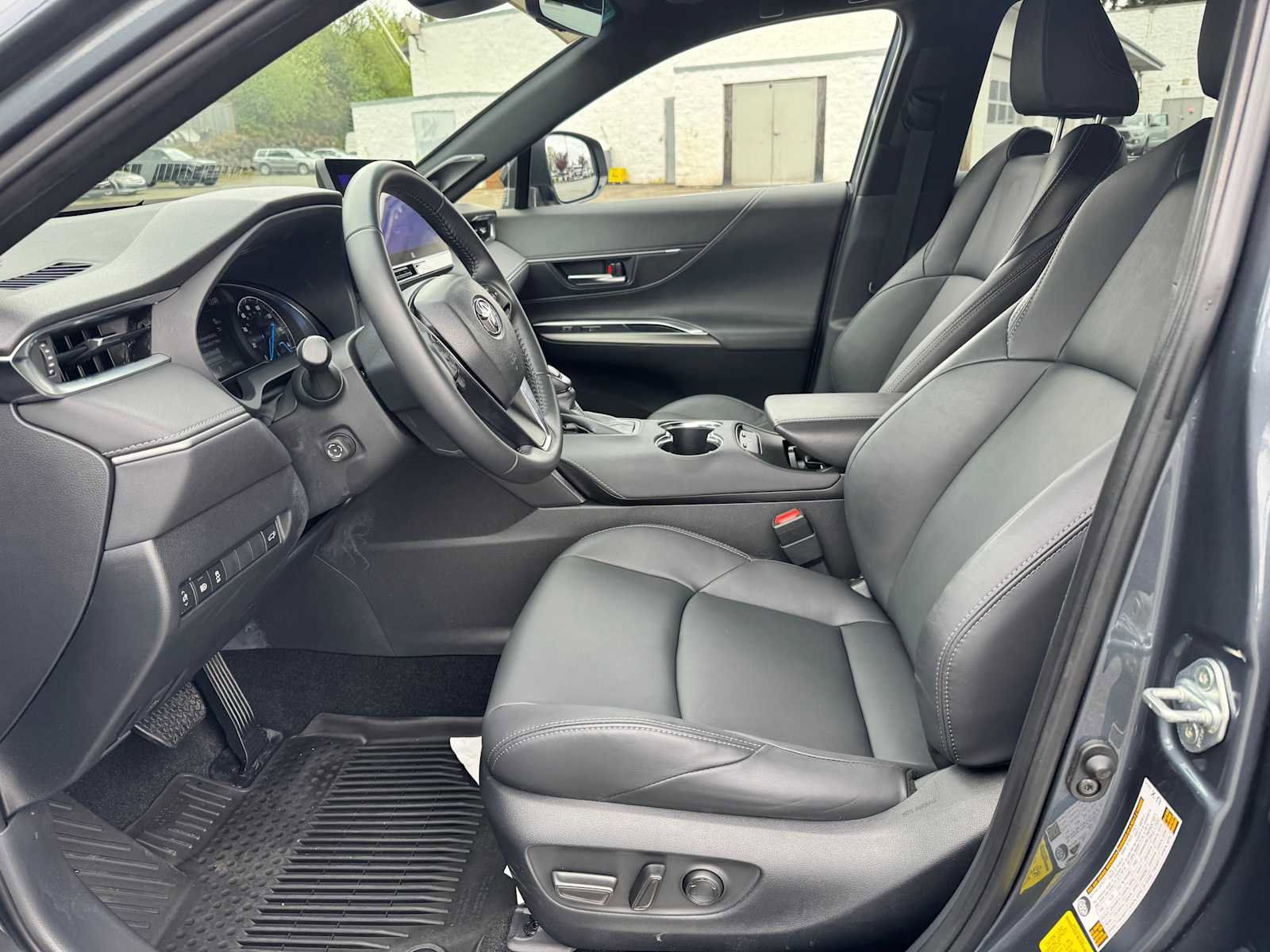 Certified 2024 Toyota Venza XLE AWD/4WD image 20