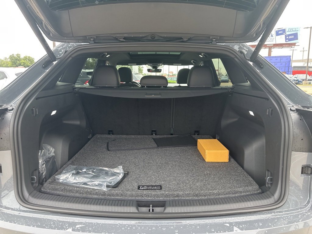 New 2025 Volkswagen Atlas Cross Sport SEL image 10