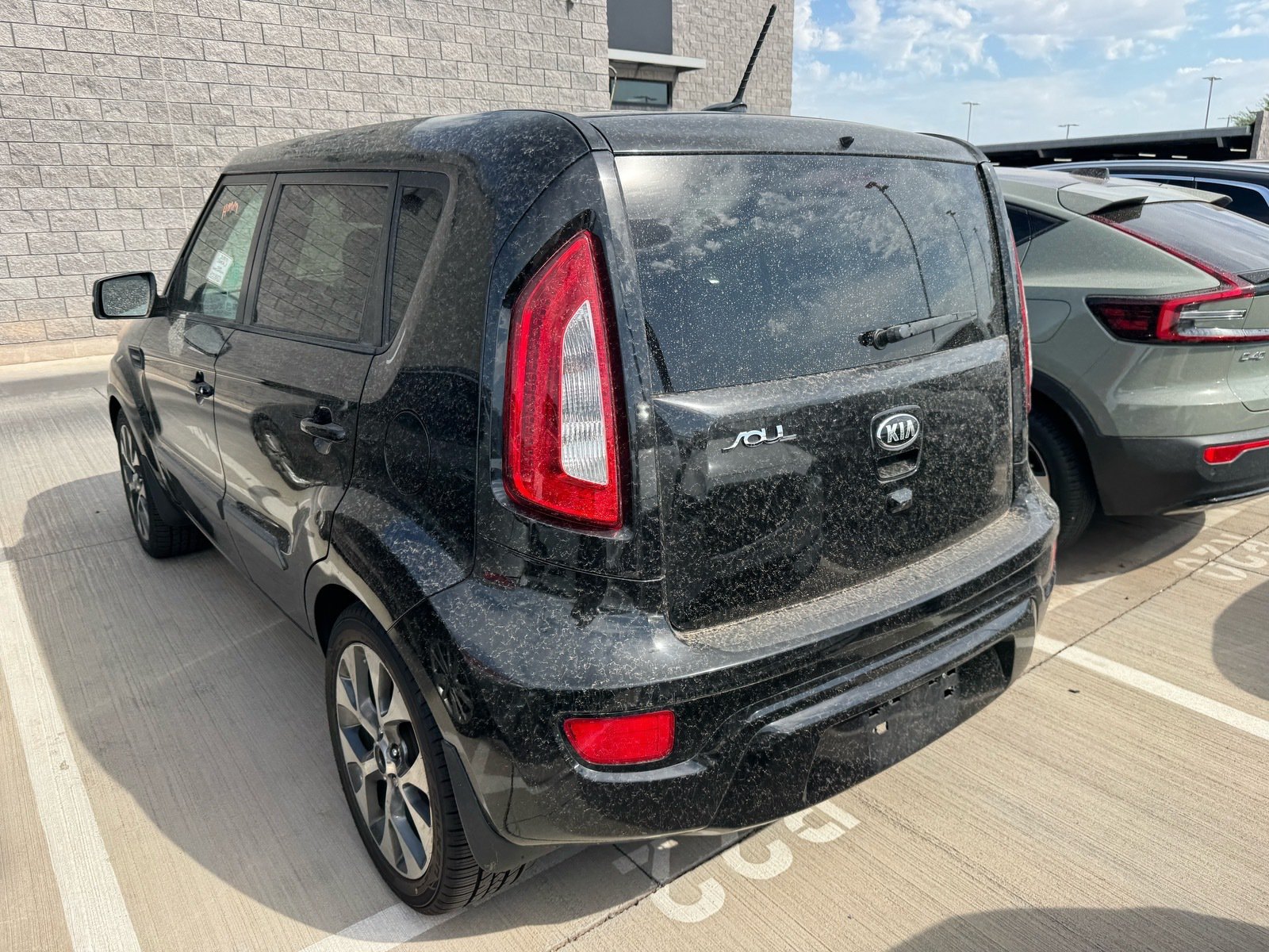 Used 2013 Kia Soul ! w/ Premium Pkg FWD image 3