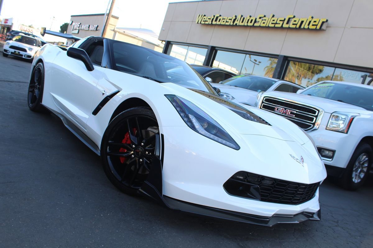 Used 2018 Chevrolet Corvette Stingray Coupe w/ 1LT RWD image 43
