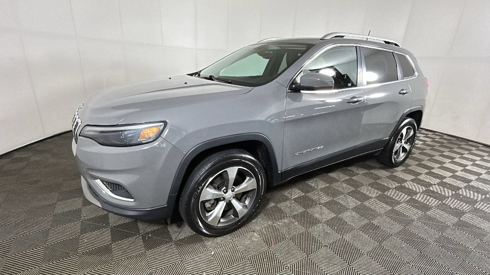 Used 2020 Jeep Cherokee Limited AWD/4WD image 7