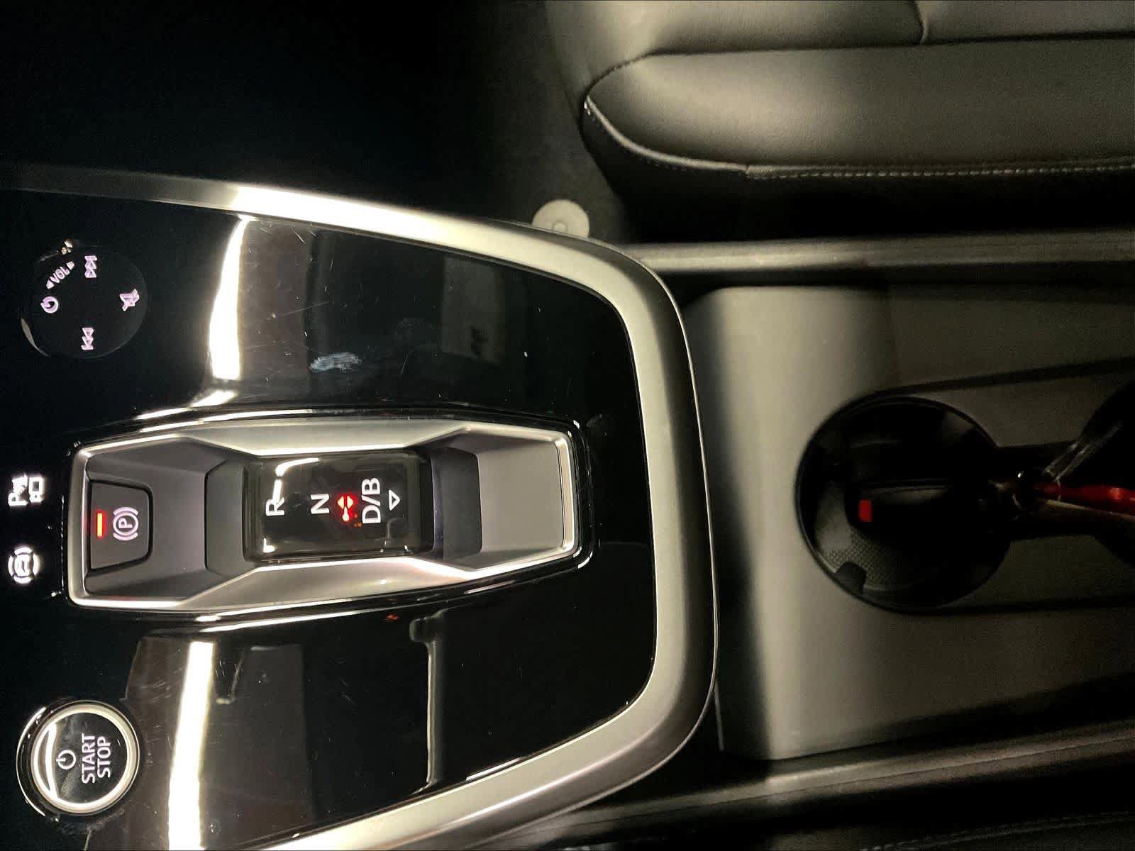 Used 2025 Audi Q4 e-tron Premium Plus w/ Premium Plus image 18