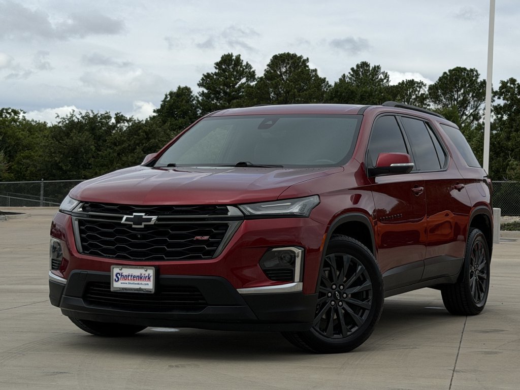 Used 2023 Chevrolet Traverse RS w/ LPO, Floor Liner Package FWD image 2