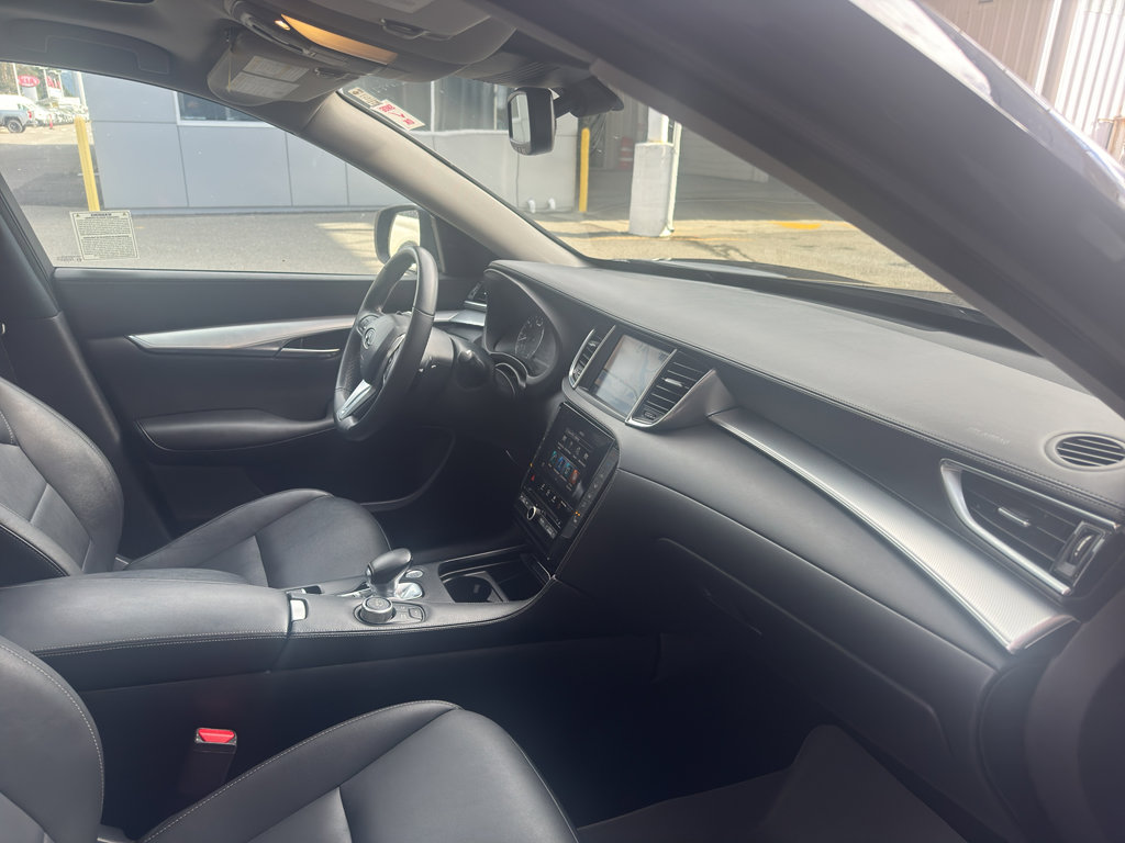 Used 2020 INFINITI QX50 Luxe w/ Navigation Package image 17
