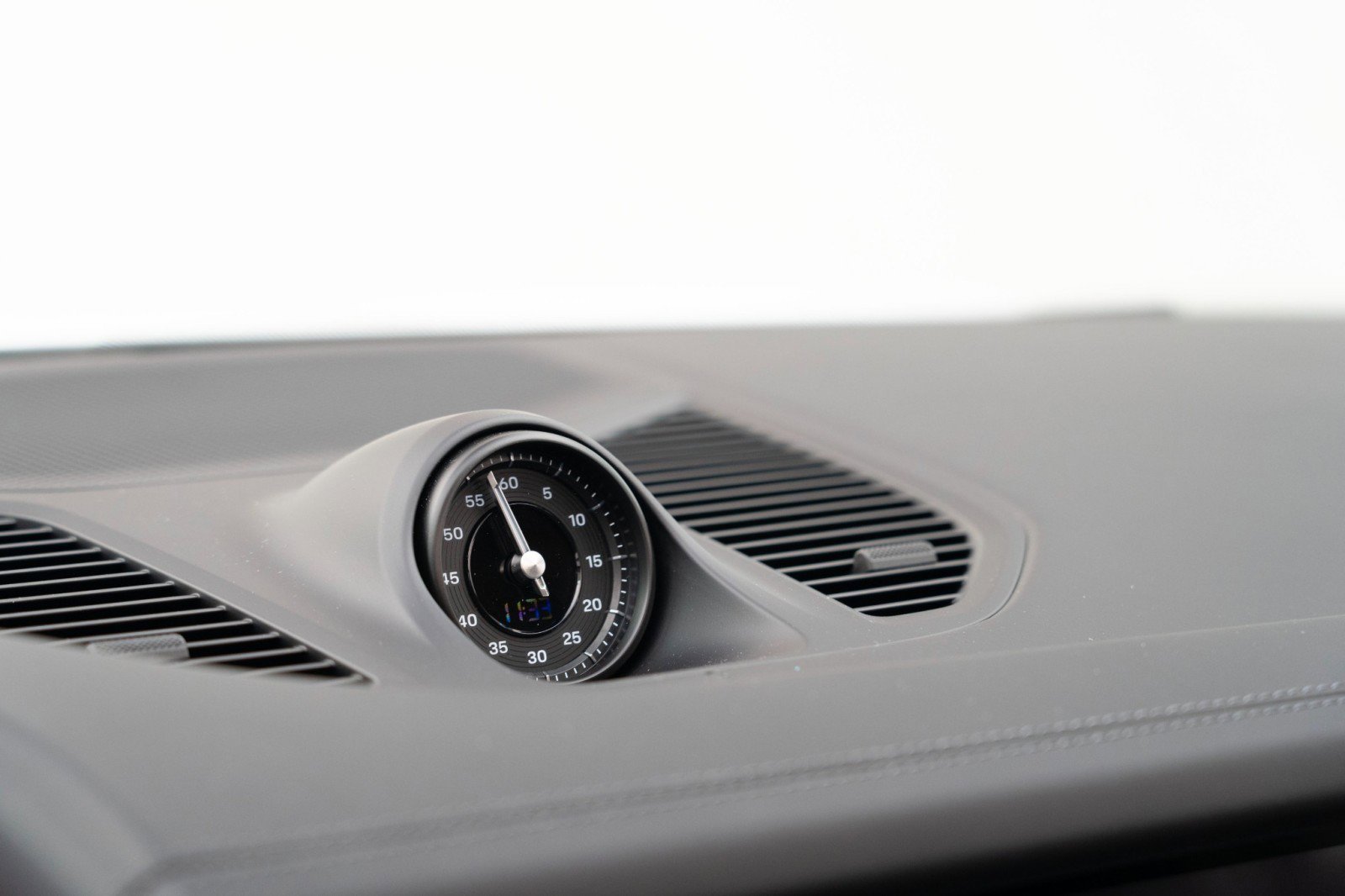 Certified 2025 Porsche Cayenne E-Hybrid image 26