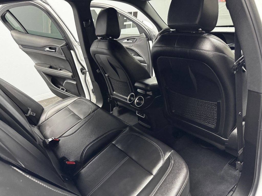 Used 2023 Alfa Romeo Stelvio Sprint image 50