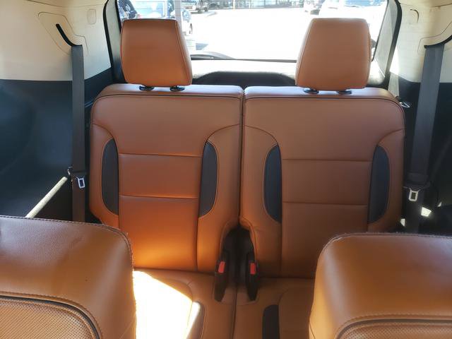 Used 2019 GMC Acadia SLT AWD/4WD image 15