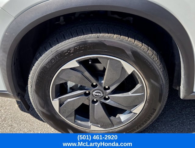 Used 2025 Nissan Rogue SV AWD/4WD image 19