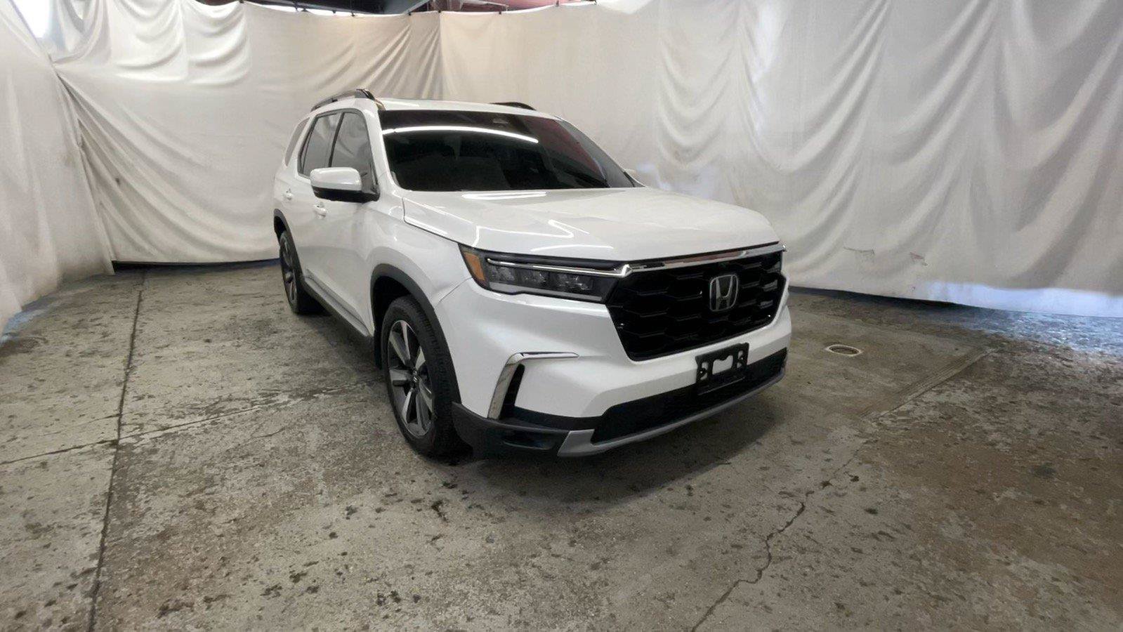 Used 2025 Honda Pilot Elite